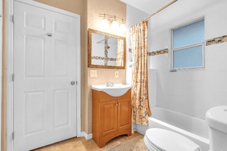 3501 Bishop Eddie Newkirk Wy in Tampa, FL - Building Photo - Building Photo