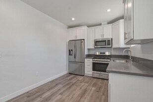 19833 Blythe in Los Angeles, CA - Building Photo