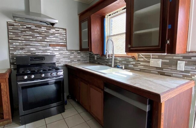 property at 2905 Isabella St