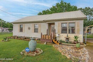116 Mona Edward St in Church Point, LA - Building Photo