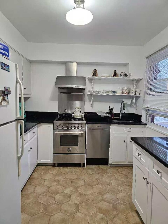 property at 2 Walnut St