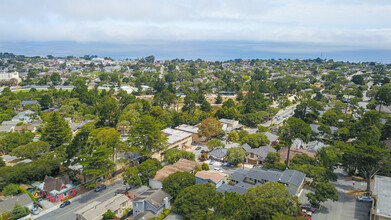 2001 David Ave in Monterey, CA - Foto de edificio - Building Photo