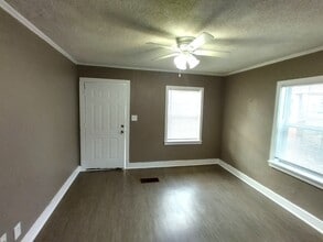 664 Headland Ave in Dothan, AL - Building Photo - Building Photo