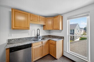 814 Louis Ave in Royal Oak, MI - Building Photo - Building Photo