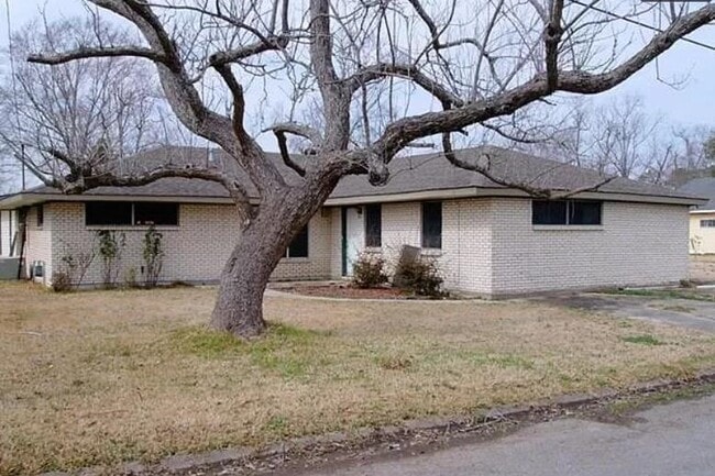 property at 1725 Drost St