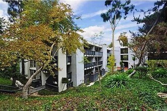 3604 W Estates Ln in Rolling Hills Estates, CA - Building Photo - Building Photo