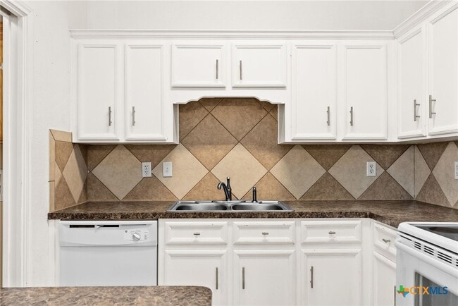property at 1304 Trailboss Dr
