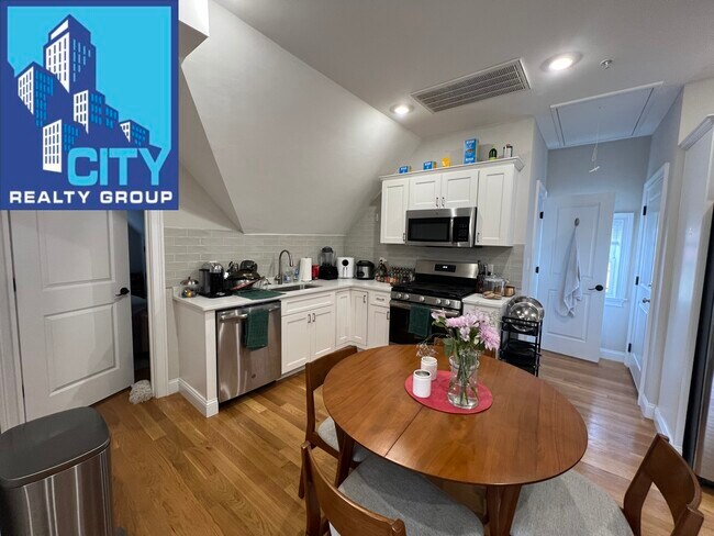 62 Gordon St, Unit 3 in Boston, MA - Foto de edificio - Building Photo