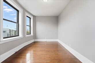 134 Clifton Pl in Jersey City, NJ - Building Photo - Building Photo