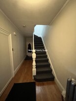 67 Willow Ave, Unit 2 Apartamentos