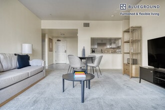 2865 Park Blvd, Unit GO FL3-ID739 in Palo Alto, CA - Building Photo - Building Photo