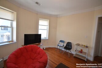 191 Boylston St, Unit 3 in Boston, MA - Building Photo - Building Photo