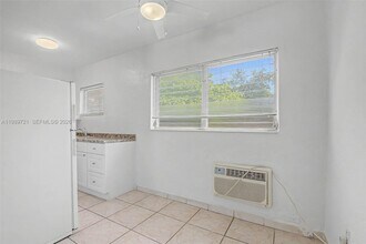 225 Madeira Ave in Coral Gables, FL - Building Photo - Building Photo