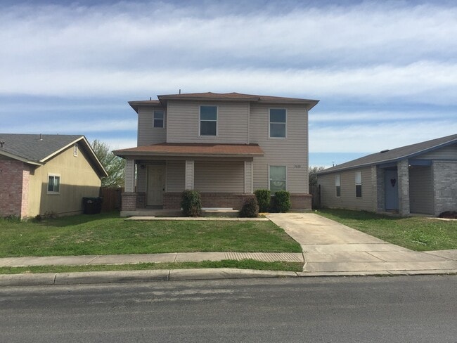 3018 Edison Crest in San Antonio, TX - Building Photo - Building Photo