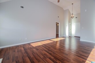 3626 Wind Ridge Ln in Bessemer, AL - Foto de edificio - Building Photo