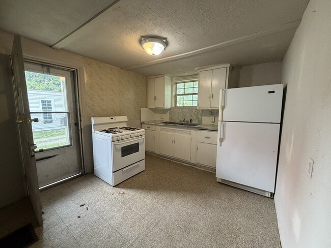 property at 517 W Marion St