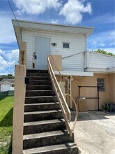 602 SW 8th Ave-Unit -0 in Hallandale Beach, FL - Building Photo - Building Photo