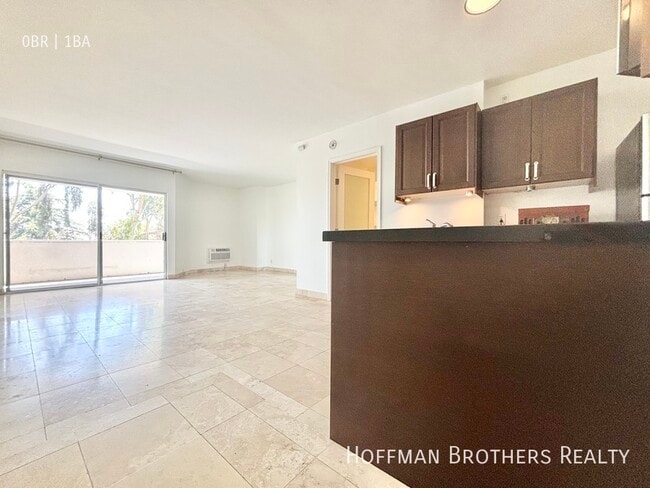 3947 Los Feliz Blvd in Los Angeles, CA - Foto de edificio - Building Photo