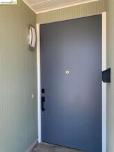 5559 Greenridge Rd in Castro Valley, CA - Building Photo - Building Photo