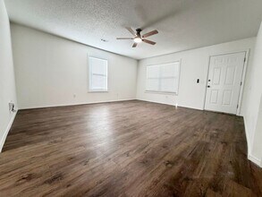 5905 B Sara St in Fayetteville, AR - Building Photo - Building Photo