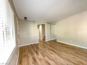 2213 Bon Papa Ct in Henderson, NV - Building Photo - Building Photo