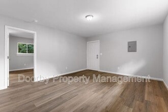 133 W Ridgewood Ave in Red Bank, TN - Building Photo - Building Photo