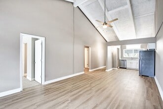 Waterchase Apartments in Largo, FL - Foto de edificio - Building Photo