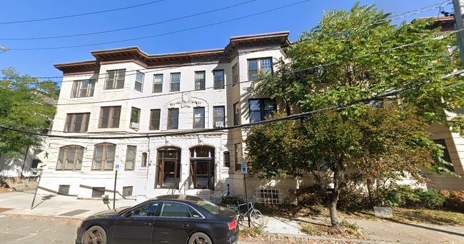 97 Marion St, Unit 2 in Brookline, MA - Building Photo - Building Photo
