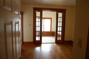 5784 Pershing Ave in St. Louis, MO - Building Photo