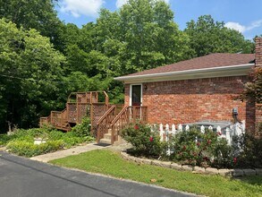 323 Lockert Pl in Clarksville, TN - Building Photo - Building Photo