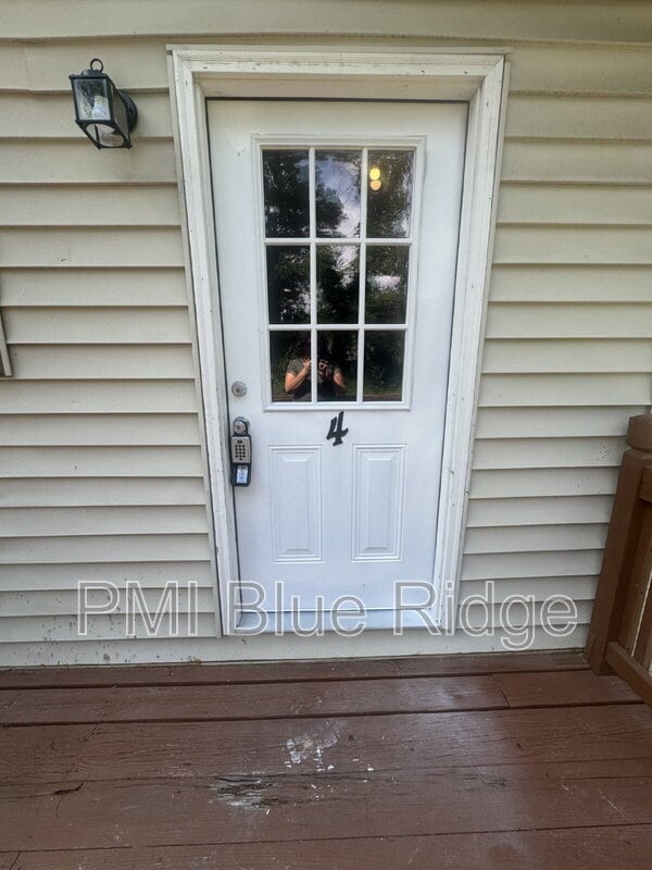 property at 2020 Somerset Dr