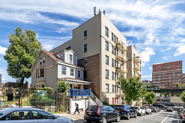 5 Buchanan Pl in Bronx, NY - Foto de edificio - Building Photo