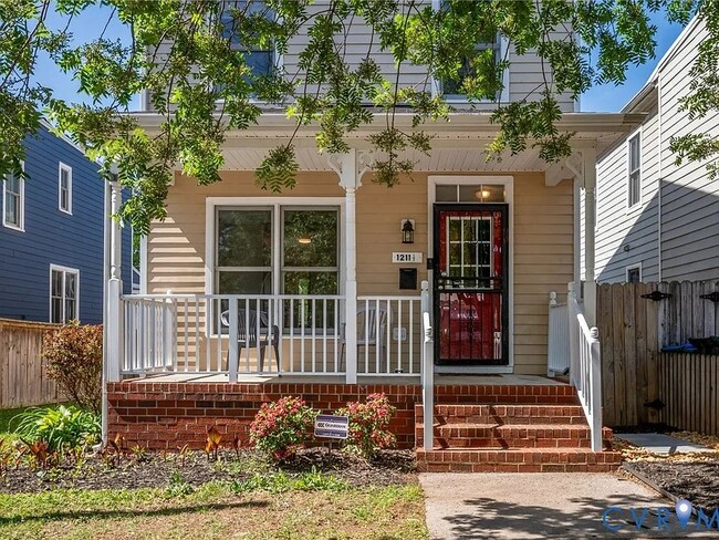 property at 1211 1/2 W Leigh St