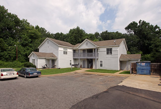 Saratoga Park Apartments in Charlotte, NC - Foto de edificio - Building Photo