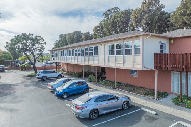 Parkside Plaza in Hayward, CA - Building Photo - Building Photo