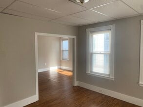 16 Boardman St, Unit Unit 1 in Worcester, MA - Building Photo - Building Photo