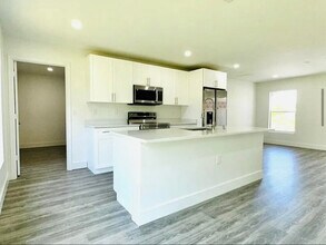 1949 Quintero Ln in Lehigh Acres, FL - Building Photo - Building Photo