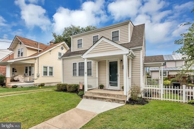 12 W Whitlock Ave in Winchester, VA - Foto de edificio - Building Photo
