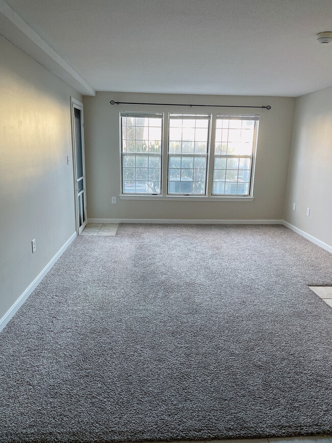 22 Walden Dr, Unit #3 in Natick, MA - Building Photo - Building Photo