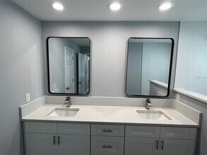 8362 Santa Cruz Dr in Port Charlotte, FL - Building Photo - Building Photo