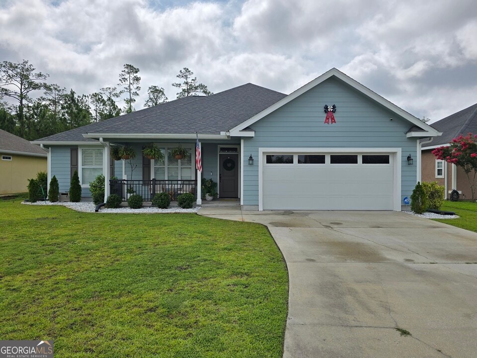 320 Daniel Trent Way in Kingsland, GA - Building Photo