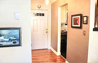 9333 N Lombard St, Unit 2 in Portland, OR - Building Photo - Building Photo