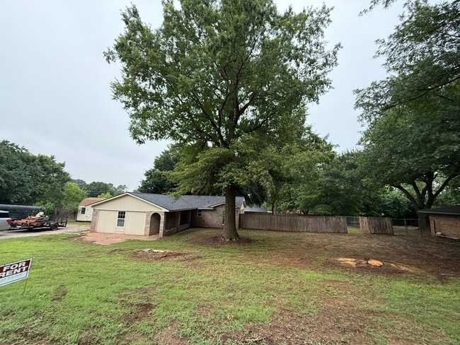 401 Chickasaw Ave. in Washington, OK - Building Photo - Building Photo