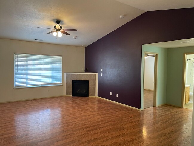 2198 Janna Ct in Lebanon, OR - Building Photo - Building Photo