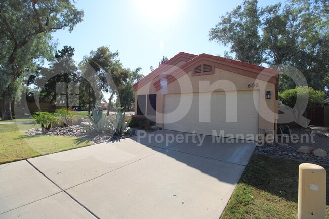 602 N Cobblestone St