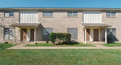 127 Regency Ave in Victoria, TX - Building Photo - Building Photo