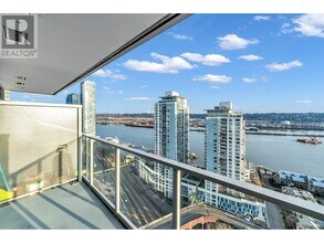900-3900 Carnarvon St in New Westminster, BC - Building Photo - Building Photo