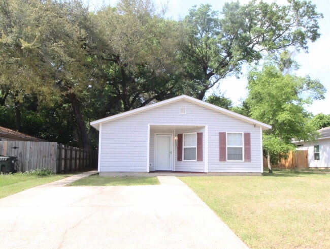property at 3740 Frontera Cir
