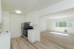184 Callan Avenue in San Leandro, CA - Building Photo