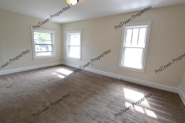 411 Krakar Ave, Unit 2E in Joliet, IL - Building Photo - Building Photo